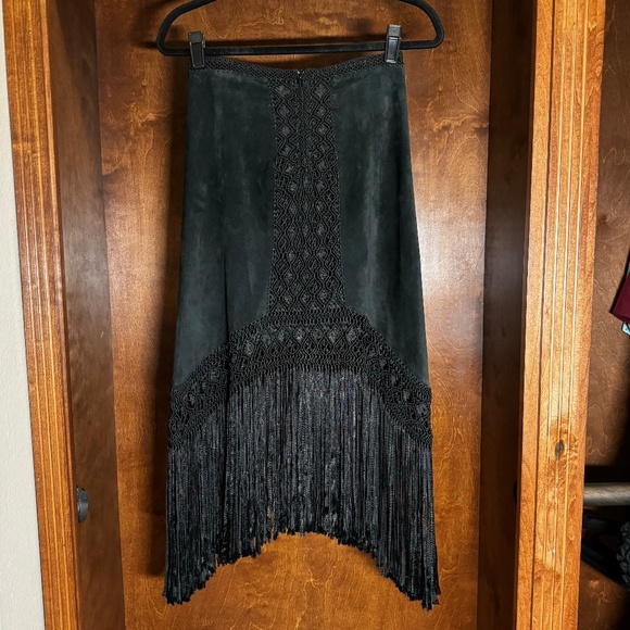 Fabulous - Claudia Roldani Western Suede skirt with  Fringe Midi Skirt - Picture 8 of 10